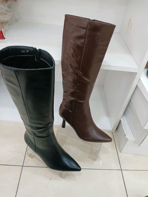 Boots new in black and brown color, size 37