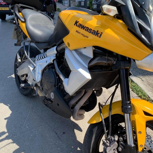 Kawasaki Versys 650 ABS 2010 used with top case and excellent engine