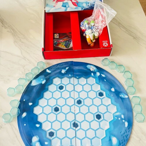 Smart Games Penguins Huddle Up board game new