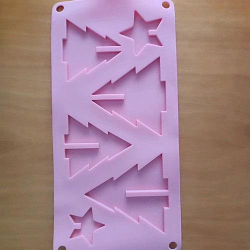 Silicone mold Christmas trees like new