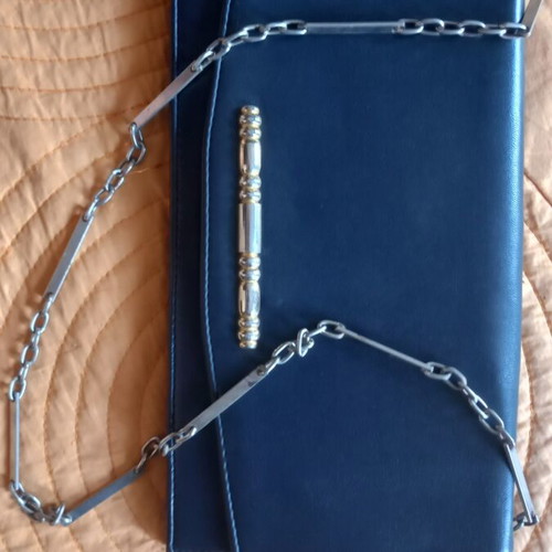 Vintage blue shoulder bag with chain strap like new