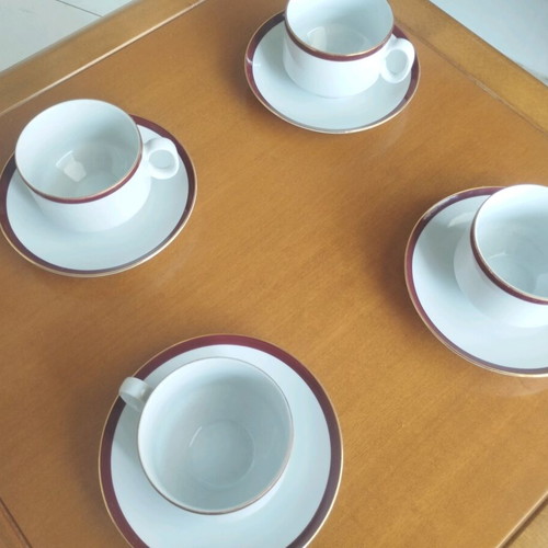 Ionia Bordeaux & Gold set of 4 cups and saucers like new
