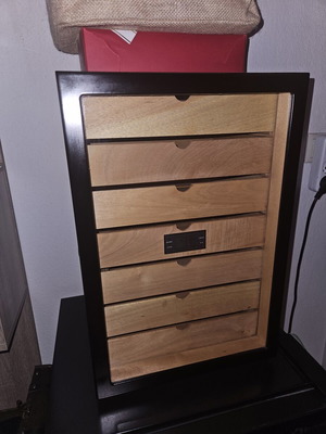 GERMANUS cigar humidor with 7 drawers, lock and hygrometer