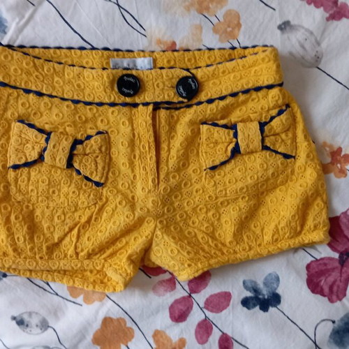 Shorts like new, size 146-152, yellow mustard color