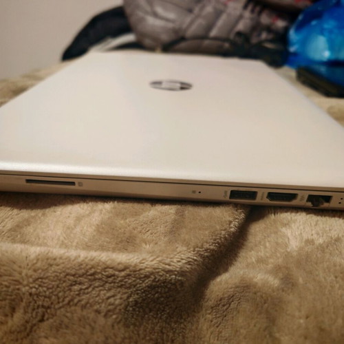HP 15-aw006nv laptop like new, 8GB RAM, 240GB SSD, Windows 10, bag and mouse