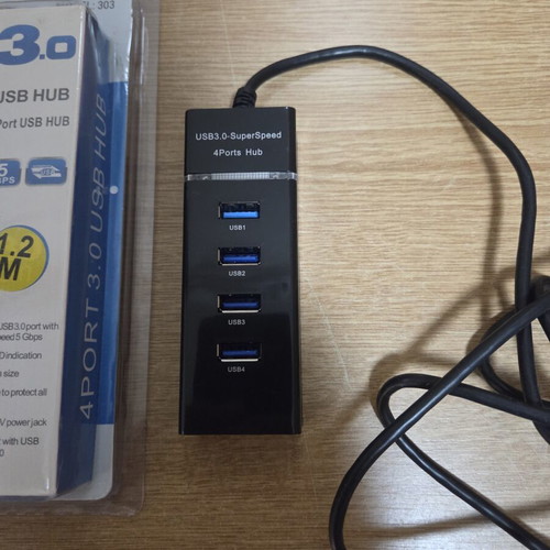 USB hub 3.0 with 4 ports and power buttons new, black