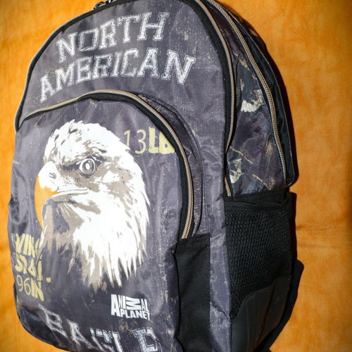 Must Diakakis backpack like new, quality student bag