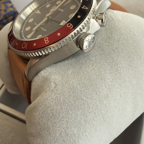 Timex Waterbury Traditional GMT watch new, black dial, brown leather strap