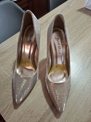 Sweet Shoes μυτερές γόβες σε χρυσαφί, νούμερο 39