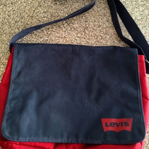 Levi's shoulder bag new, suitable for small laptops, red and blue