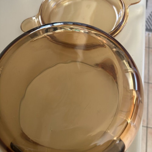 Pyrex Vision round heatproof dish like new, 0.15 cm deep