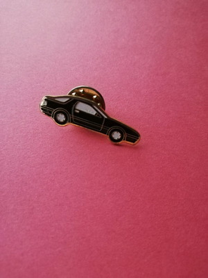 Car pin vintage used, black