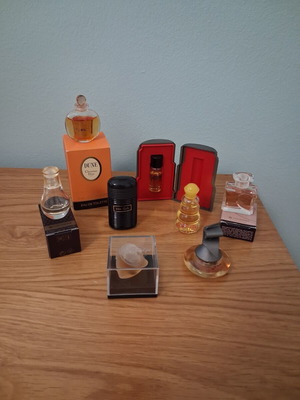 Miniature perfumes new, collectible set of 8 with Christian Dior and others