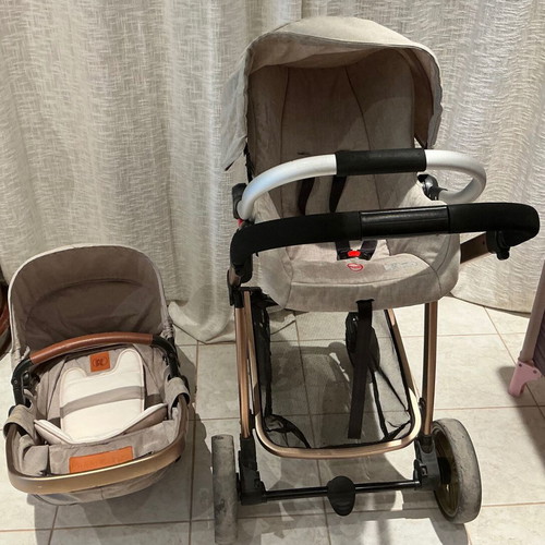 Kiddo Jazz stroller like new with car seat and port Bebe seat