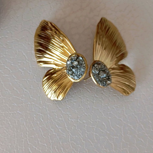 Steel stud earrings with pyrite handmade, gold plated