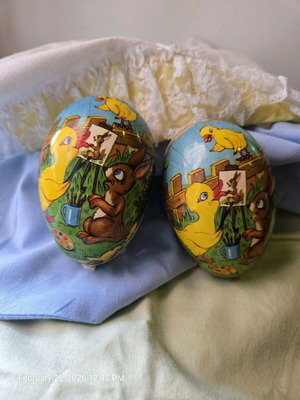 Vintage Easter papier mache eggs used, Germany 1950, set of 2