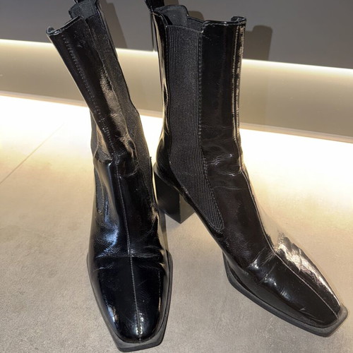 Zara black Chelsea ankle boots like new, size 38