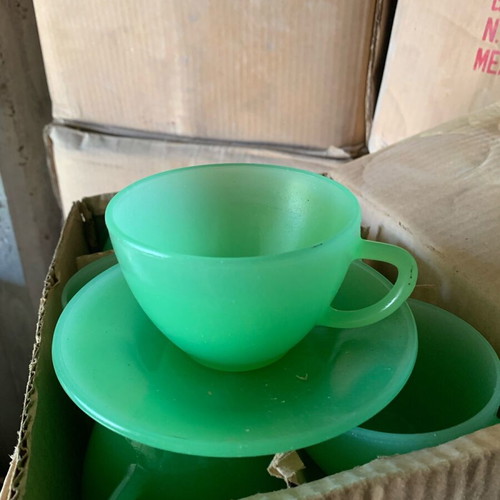 Set of 6 cups with saucers new