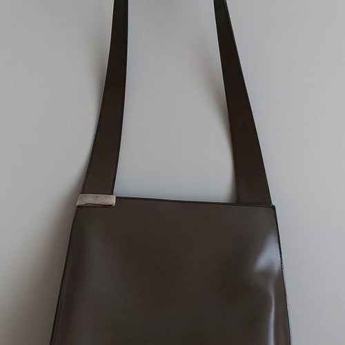 Women's luxury leather shoulder bag Made In Italia like new, taupe and beige