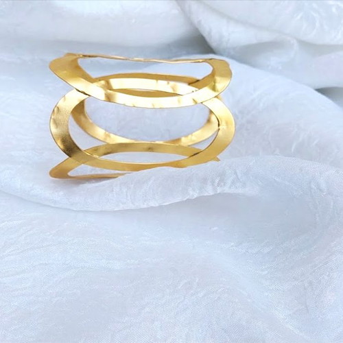 Bracelet cuff type 9 cm, like new, gold-plated brass by BART BIJOUX