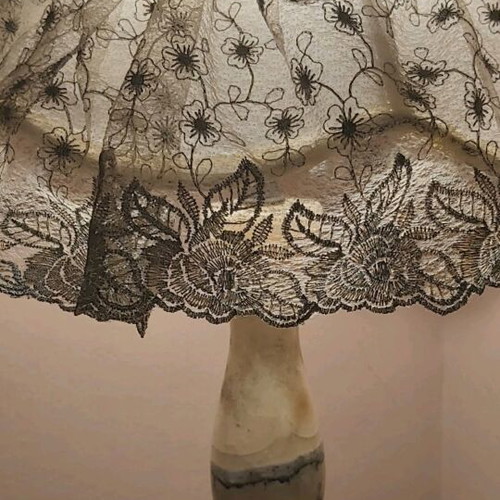 Table lamp with marble base and bronze metal details like new
