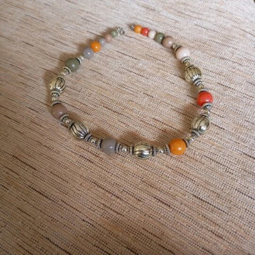 Necklace like new in excellent condition