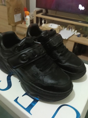 Guess Herlin sneakers size 38, black, lightly worn