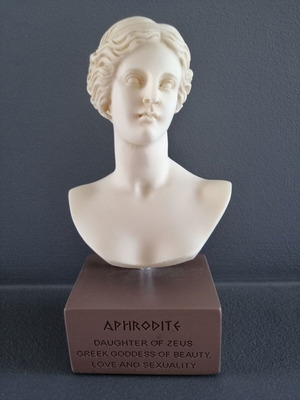 Aphrodite alabaster statue used, height 19 cm