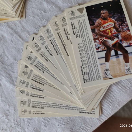 Upper Deck NBA 1991-92 cards, 208 pieces