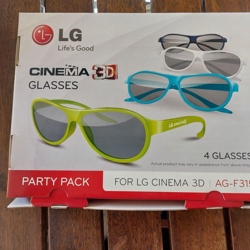 LG Cinema 3D AG-F315 glasses set of 4 like new