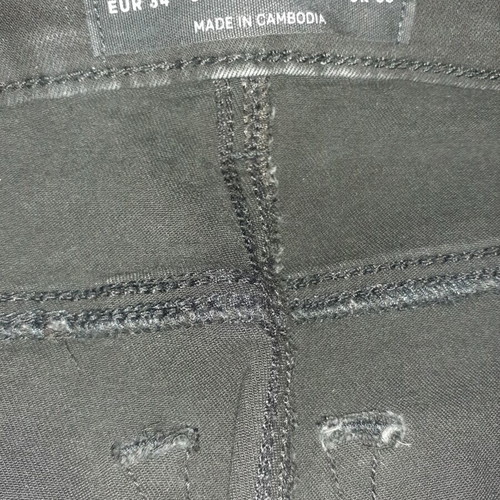 Stradivarius black women's jeans size 34 like new