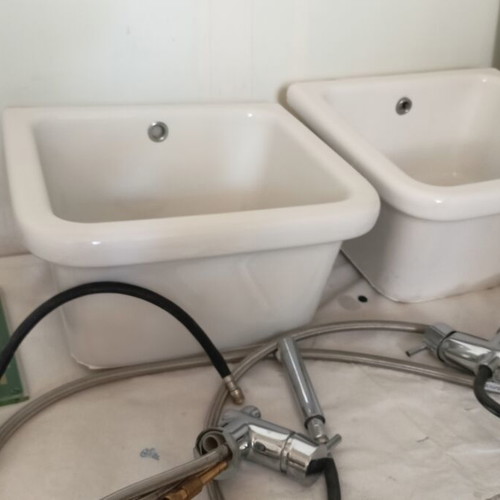 Sink basin 43x38 cm, height 24 cm, with faucets, set of 2