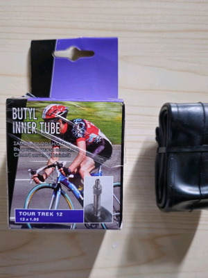 Σαμπρέλα ποδηλάτου Tour Trek 12 x 1.95 νέα, 1 τεμάχιο