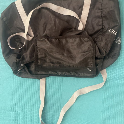 Energetics Gym Bag shoulder type, like new, black