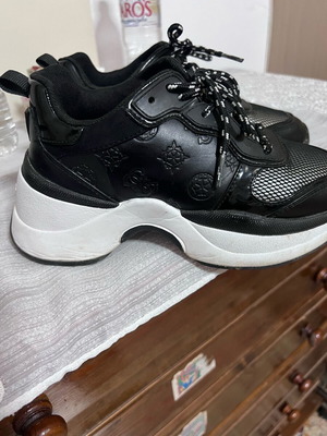 Guess sneakers like new, size 36, black and white