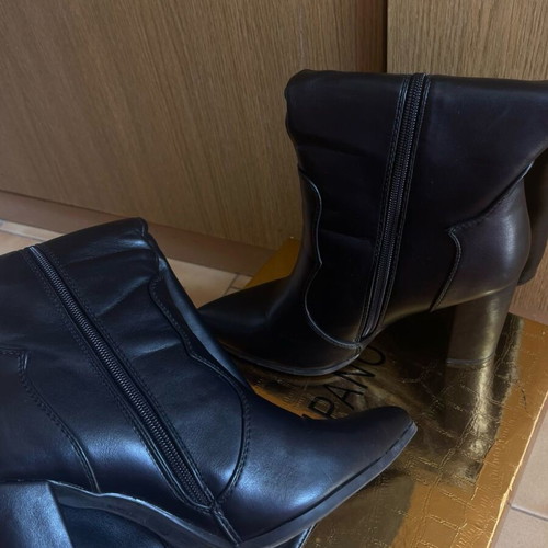 TULIPANO black boots size 39 like new