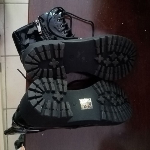 Patent leather ankle boots size 37, black with laces and zipper