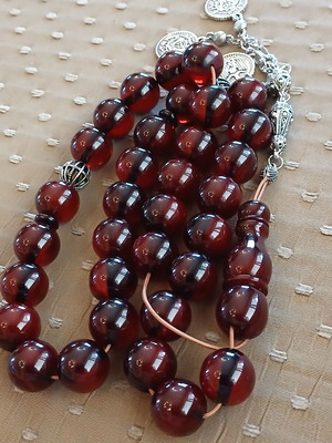 Bakelite Komboloi like new, 33 beads, traditional oriental finish