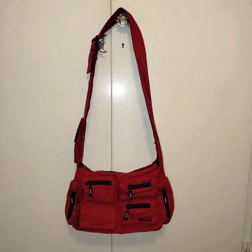Diplomat shoulder bag red like new