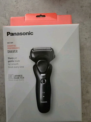 Panasonic rotary electric shaver ES-RT37 like new