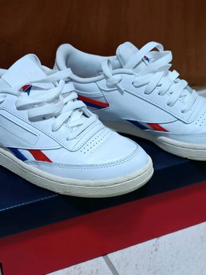 Reebok Club C sneakers like new, size 38, white