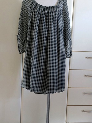 Zara dress medium like new, black and white with transparent sleeves