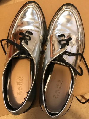 Παπούτσια Zara μοκασίνια με κορδόνι ασημένια μεταλιζέ Νο39 σαν καινούργια