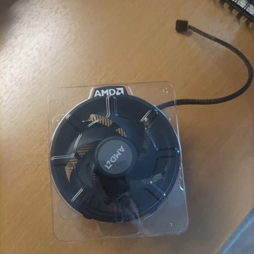 AMD Ryzen 5 2600 3.4Ghz processor with Wraith Stealth cooler like new