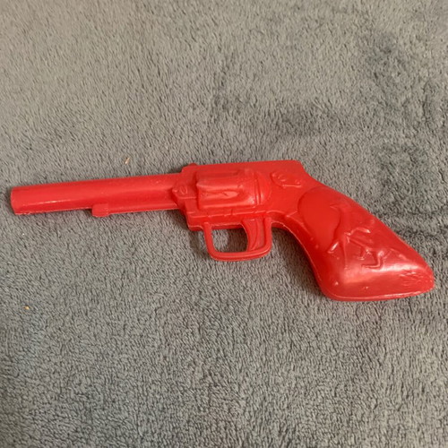 Children's toy gun from the 60s used, vintage plastic