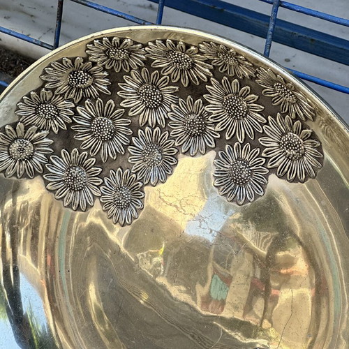 Vintage silver-plated fruit bowl with embossed daisies 41 cm used