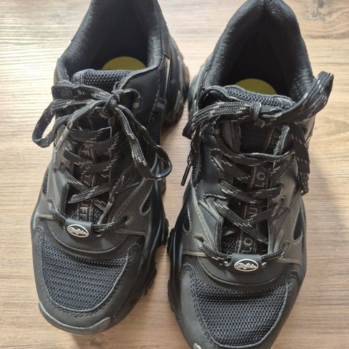 Buffalo Vegan platform sneakers size 38 used, black