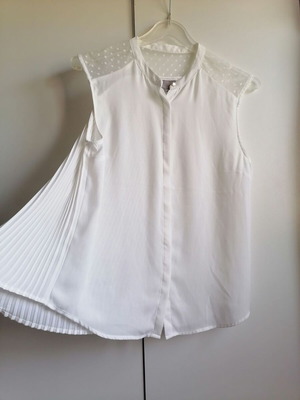 Vero Moda women's pleated shirt M like new, white