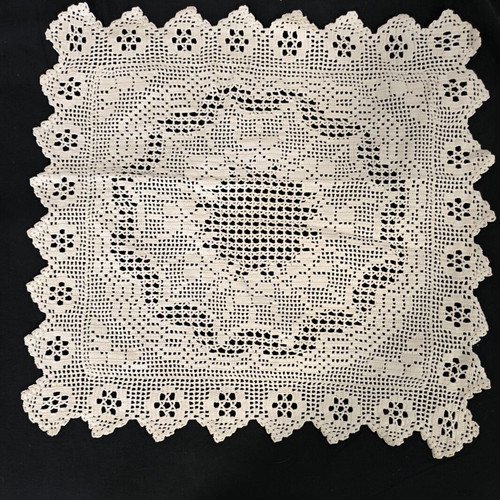 Crochet doilies set of 3 vintage, like new, ecru