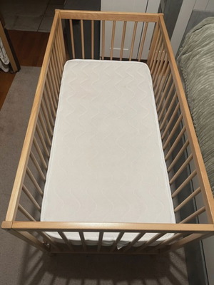 Wooden baby cot 60x120cm with mattress